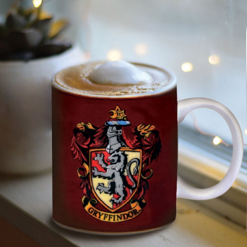 Tasse Harry Potter rouge et or à l'effigie de la maison Gryffondor sur  Rapid Cadeau