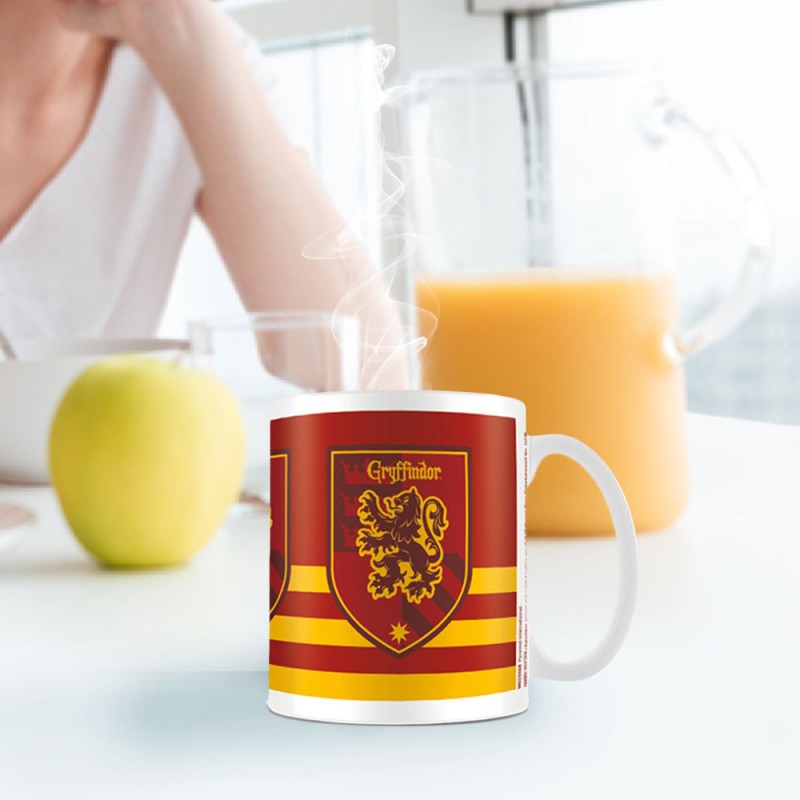 Tasse Harry Potter rouge et or à l'effigie de la maison Gryffondor sur  Rapid Cadeau