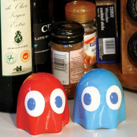 salière et poivrière à l'effigie des fantômes pacman