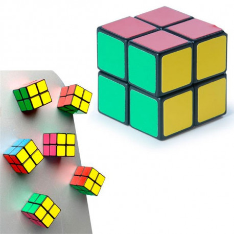 Voici un mini Rubik's cube aimanté qui va vous rendre accro ! Un casse-tête petit mais pas évident à réaliser tout de même...