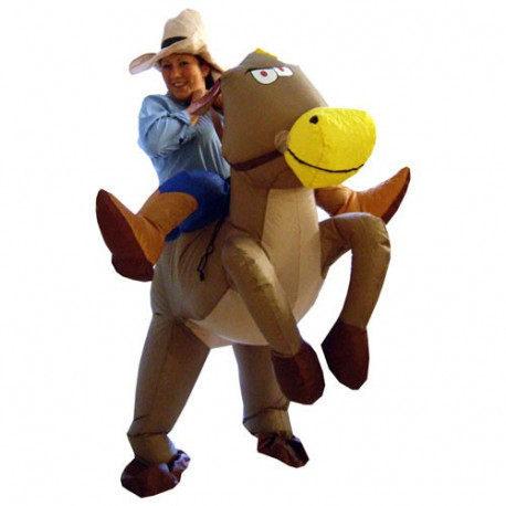 Chevauchez votre cheval et devenez le cowboy le plus gonflé ! Amusez tous les invités des soirées déguisées et soyez le plus original !