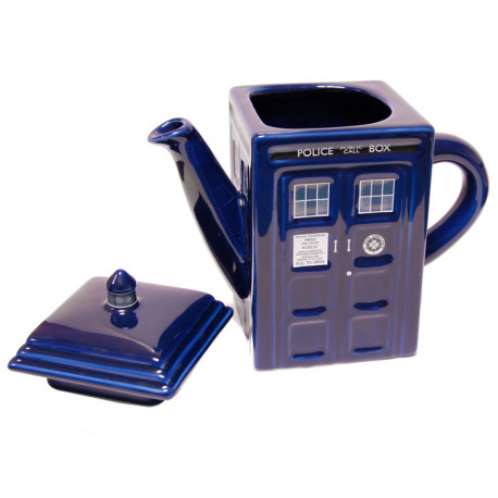 Une théière Docteur Who pour voyager dans le temps... Géronimo ! Servez votre thé avec la classe et la précision anglaises...