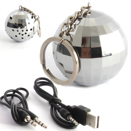 Le porte-clés boule disco : un haut-parleur performant ! Façon boule à facettes argentée, ce gadget pour iPhone ou lecteur MP3 amplifie le son de vos musiques préférées...