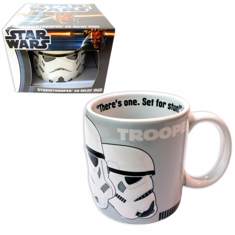 un mug star wars à l'allure de stormtrooper version relief en deux dimensions