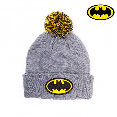 Arpentez les rues de Gotham City avec votre bonnet Batman... Avec son pompon coloré, vous aurez un look de super-héros pour affronter le froid ! So geek...