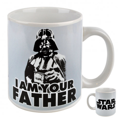 Une tasse originale à l'effigie de Dark Vador mettant en avant la plus célèbre phrase de l’histoire du cinéma “Je suis ton père” ! Faites le plein de caféine avec ce mug absolument insolite et geek !