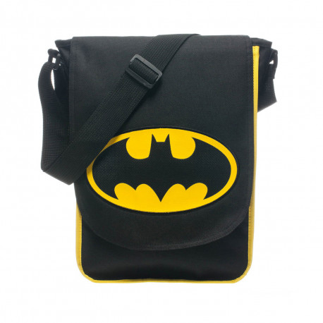 Fan de super-héros ? Voilà le cadeau idéal qu’il vous faut : une sacoche bandoulière Batman pour ranger vos batarangs et autres produits... Décorée avec le mythique logo chauve-souris, cette sacoche est un accessoire geek indispensable !