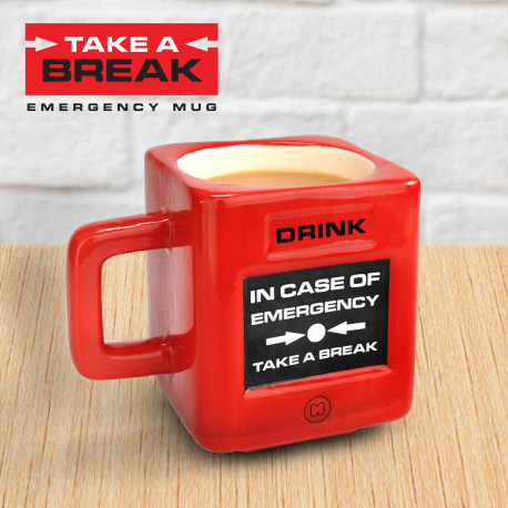 le mug emergency rouge en céramique est le cadeau parfait à offrir pour les geeks stressés