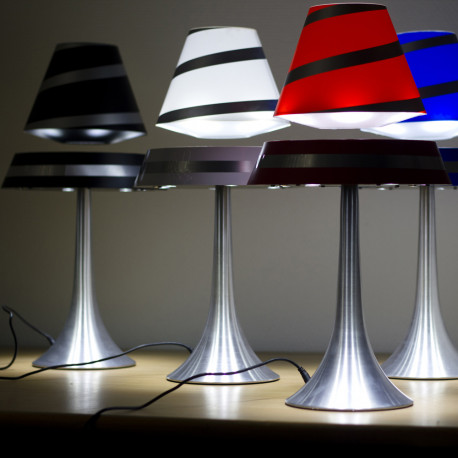 La lampe en lévitation spirale : un cadeau simplement magnifique ! 