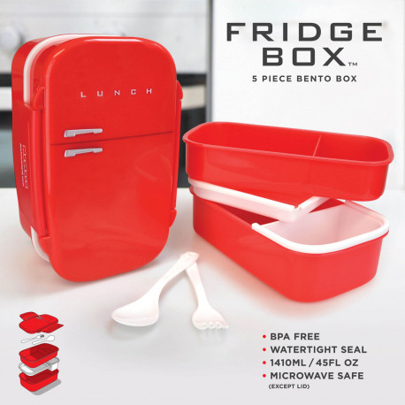 Adoptez cette Lunch Box insolite pour y ranger votre repas de midi… A l’allure d’un frigo rouge, elle est une super idée cadeau pour ceux qui mangent quotidiennement sur leur lieu de travail ! Cinq emplacements et deux couverts font de cette Bento Box un produit totalement indispensable !